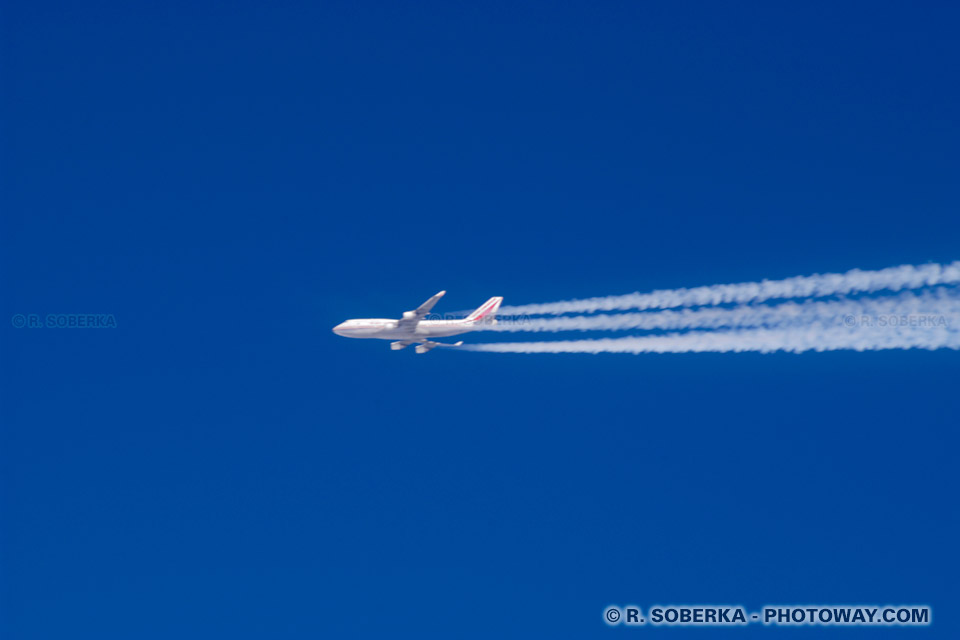 Photo of Airplane in flight - Pictures of Airplanes in Blue Skies over Romania