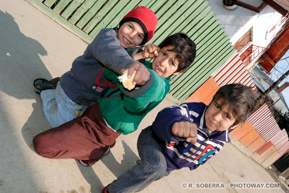 Photos of Romani Children - Street Children in Romania