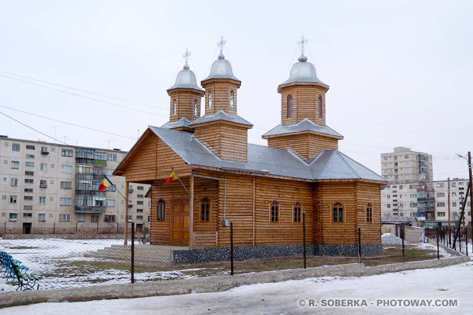 Photos of wooden Orthodox church in Romania - Ploiesti