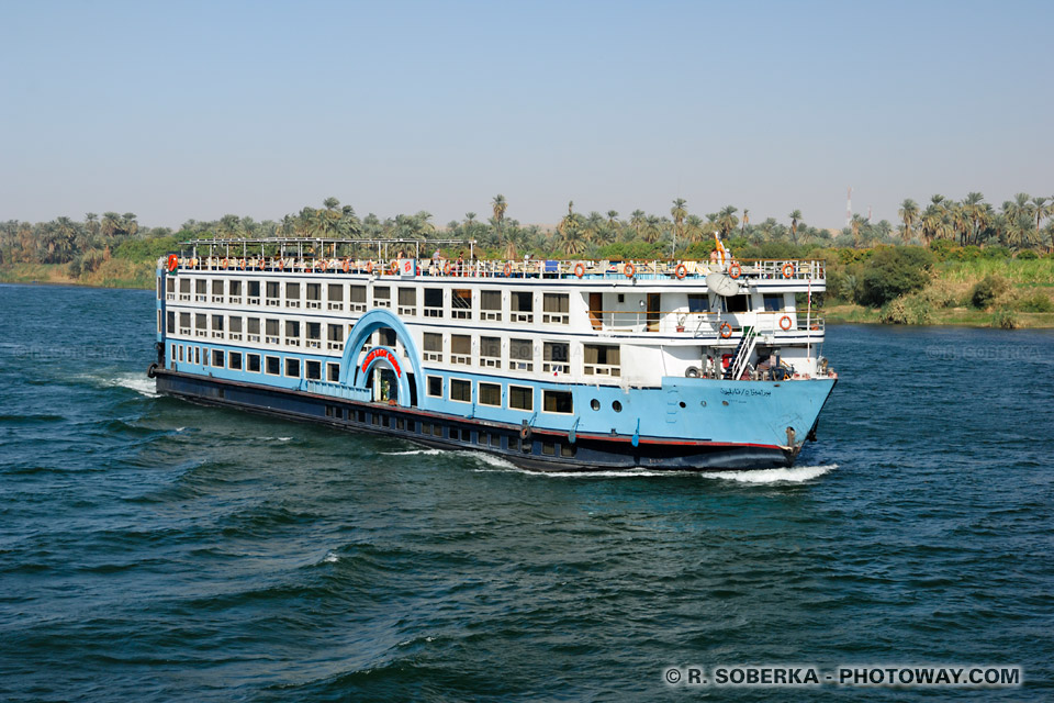 Bateau de croisière sur le Nil en Égypte