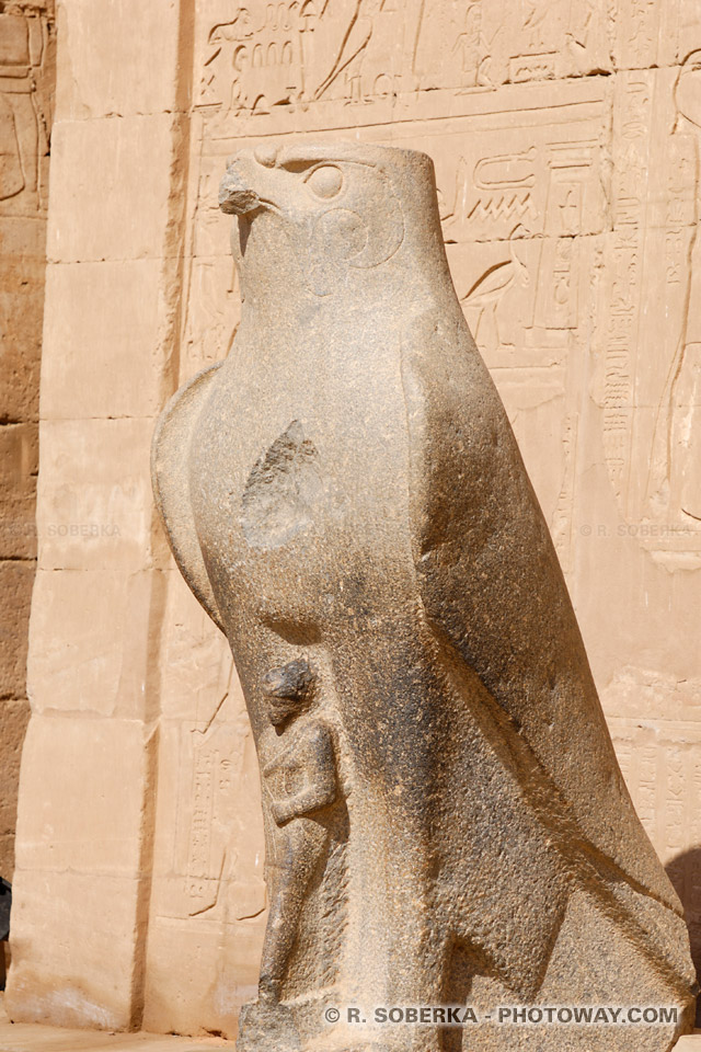 Statues d'Horus